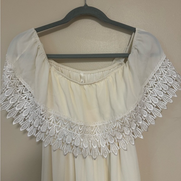 Sage Off the Should Cream White Lace Maxi Dress size Small - Picture 3 of 6